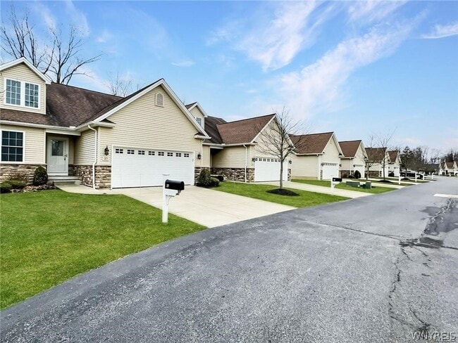 Foto del edificio - 27 Campbell Meadows