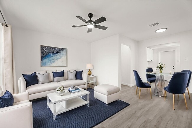 Building Photo - 125 18th Ave N