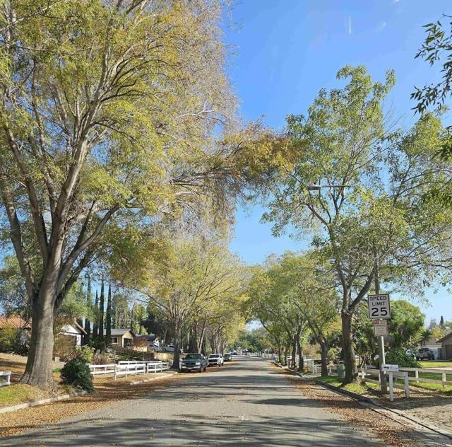 Foto del edificio - 1505 Surrey Ct