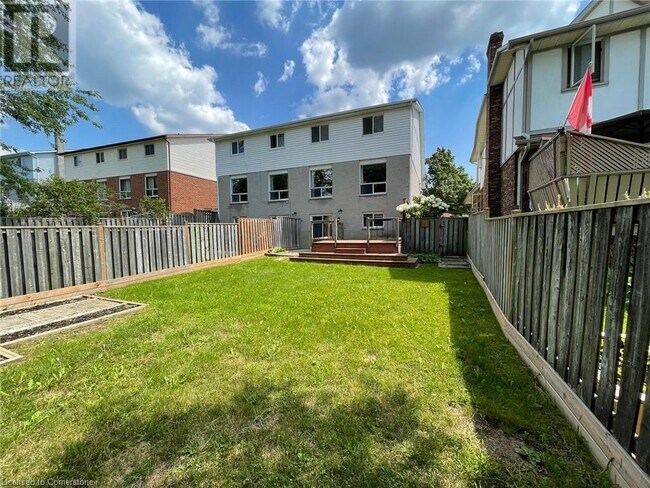 Building Photo - 399 Burnett Ave