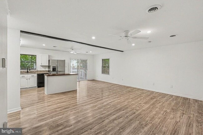 Building Photo - 78 Woodmount Dr