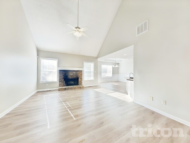 Foto del edificio - 930 Willow Hollow Dr