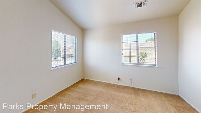 Building Photo - 4 br, 3 bath House - 5100 Martin St.