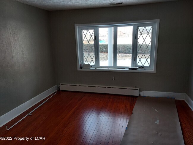 Foto del edificio - 29 1/2 Hughes St