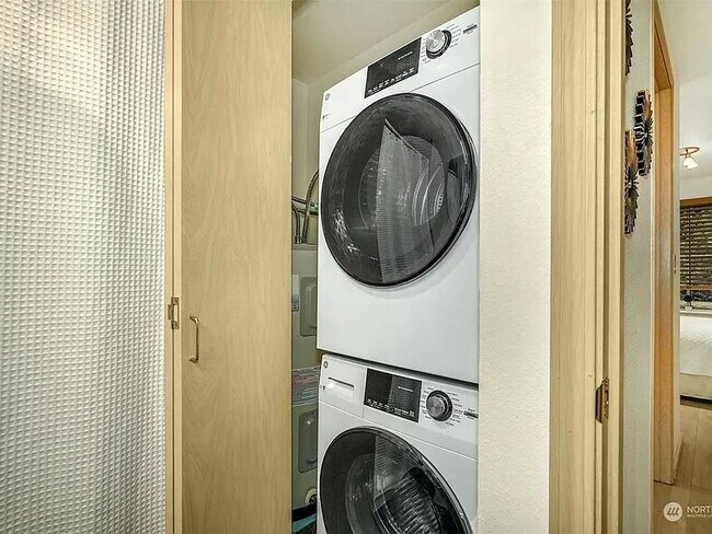 Foto del edificio - "Charming 1-Bedroom Haven in Seattle's Vibrant West Seattle Neighborhood!"