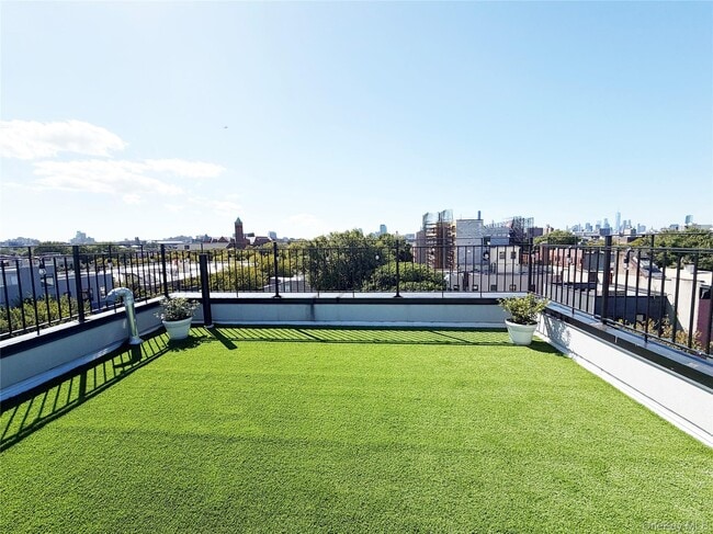 Building Photo - 333 Tompkins Ave