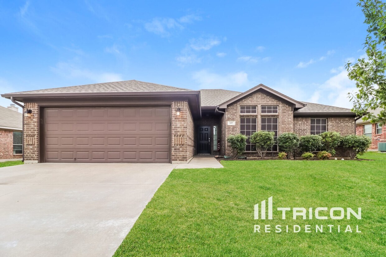Foto principal - 605 Reagan Lane Burleson TX