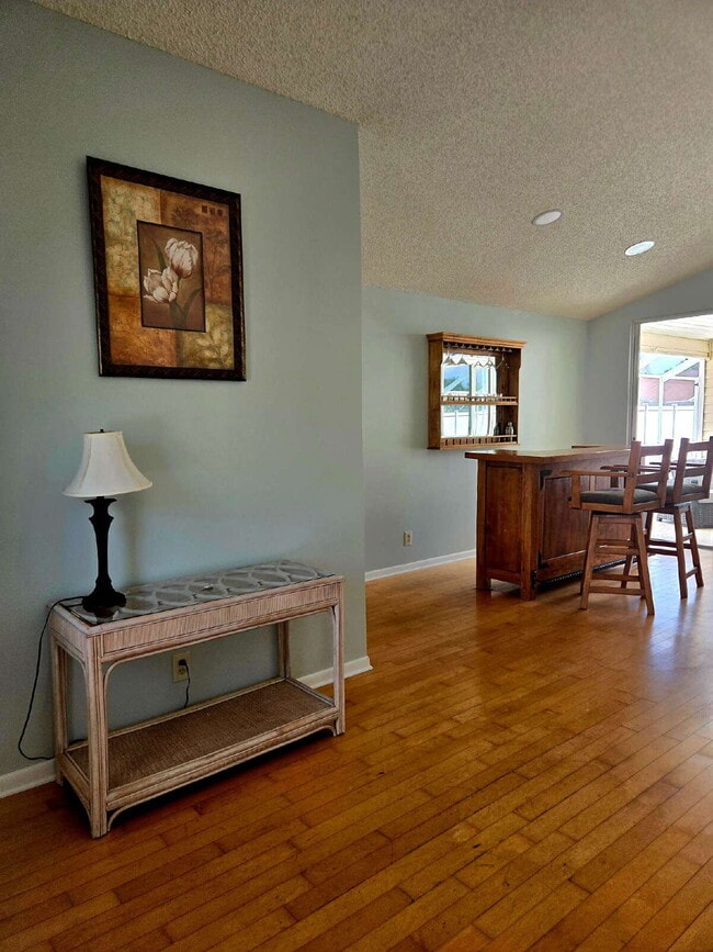 Foto del edificio - 4/2 Pool Home with pool service included