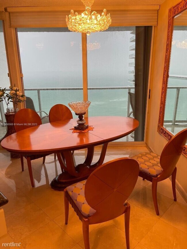 Building Photo - 2 br, 2 bath Condo - 16445 Collins Ave Apt...
