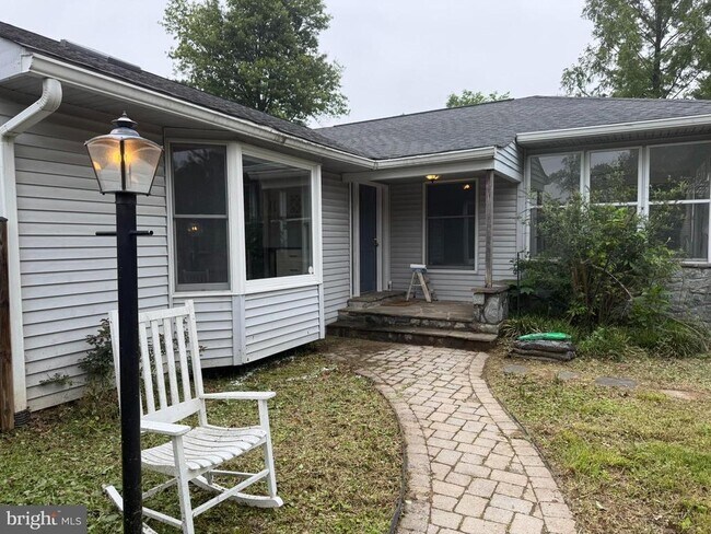 Building Photo - 1707 Merrifields Dr