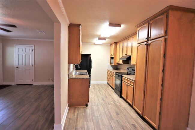 Foto del edificio - 250 Sawmill Rd