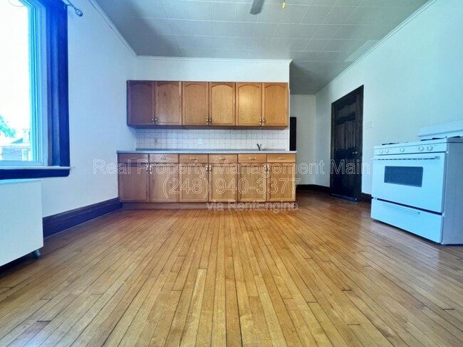 Building Photo - 7107 St John St