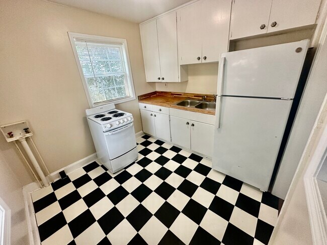 Encimera de madera maciza con conexión para lavadora/secadora - 111 South St