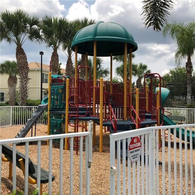 Foto del edificio - 3770 82nd Ave Cir E