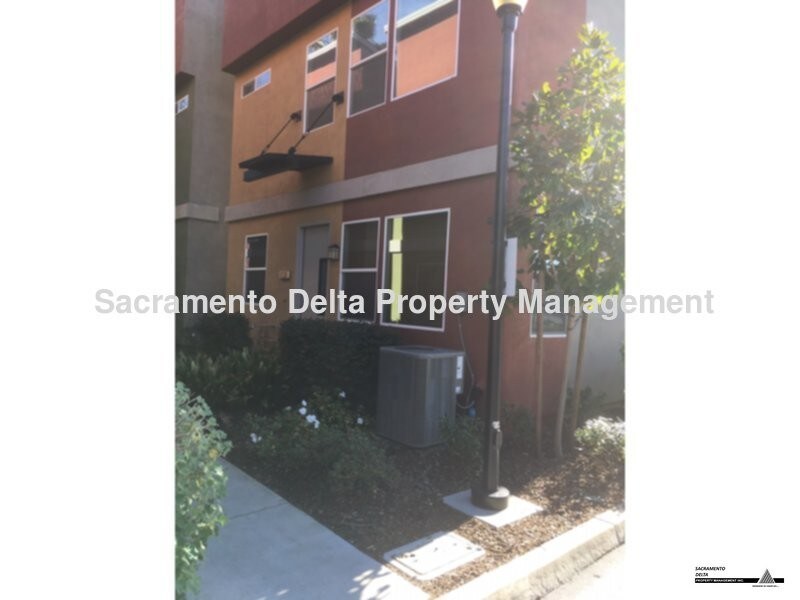 Primary Photo - Modern Loft Living in West Sac!!