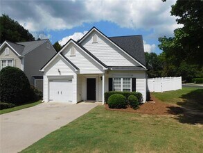 Building Photo - 202 Woodland Way