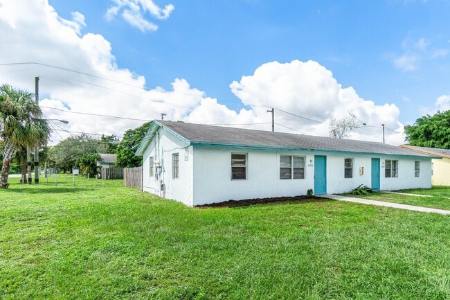 Building Photo - 4807 Gulfstream Rd