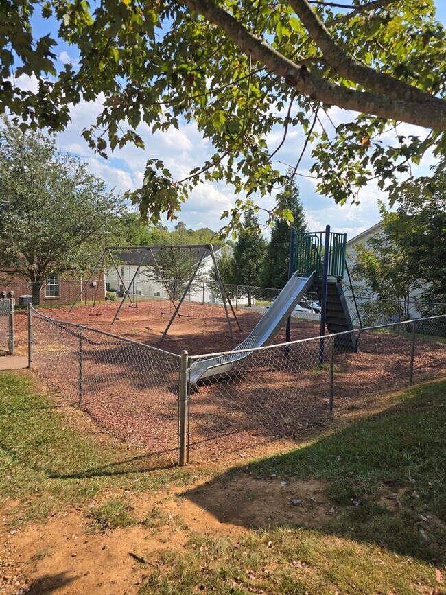 Foto del edificio - Beaver Hollow Apartments