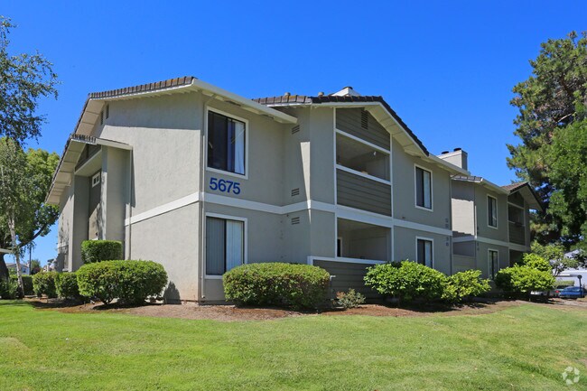 Foto del edificio - Westwinds Apartment Homes