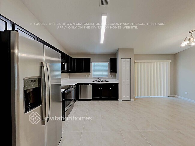 Foto del edificio - 550 SE Whitmore Dr