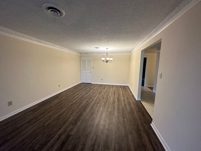 Foto del edificio - Spacious 3 Bedroom 2 Bath Home in Wedgwood...