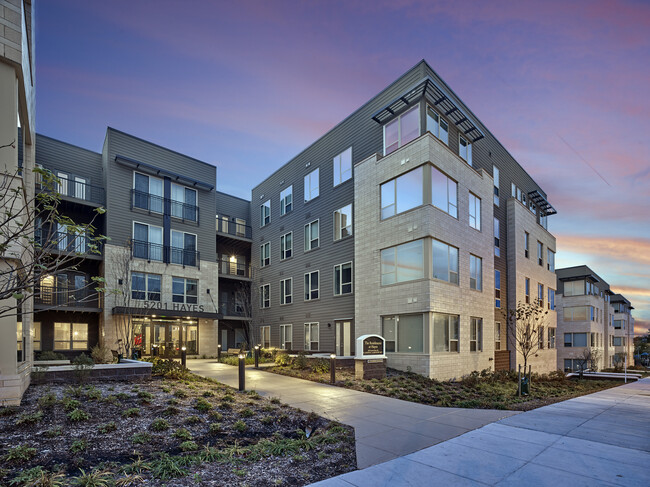 Building Photo - Residences at Hayes