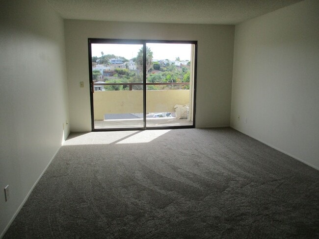 Foto del edificio - 2 bedroom, 2 bath 3rd floor condo