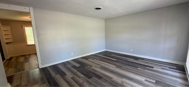Foto del edificio - 3058 Boswell Dr NW