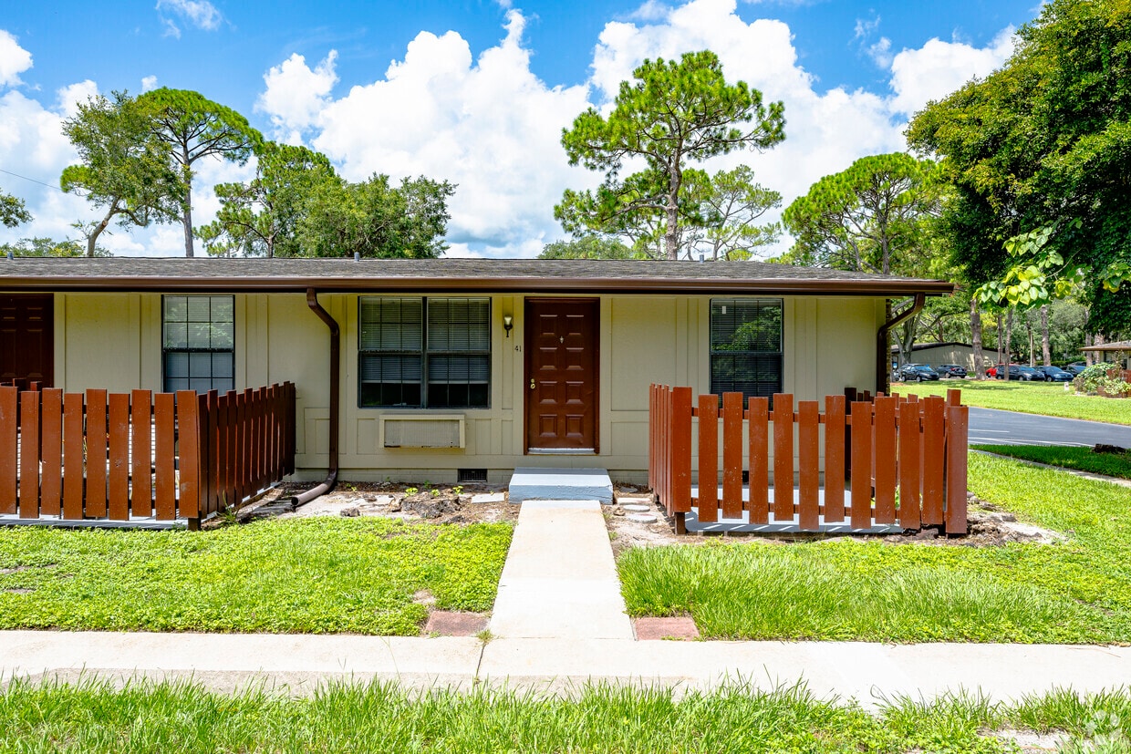 Primary Photo - Camellia Court Apartments