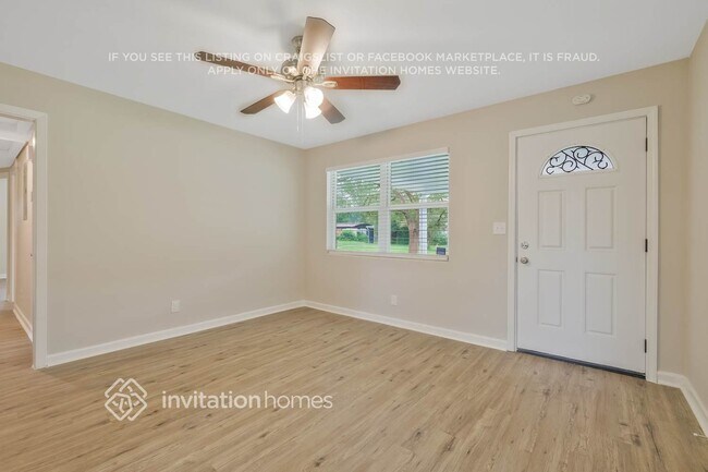 Foto del edificio - 6585 Larne Ave