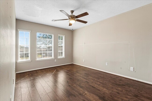 Foto del edificio - 16218 Bunker Ridge Rd