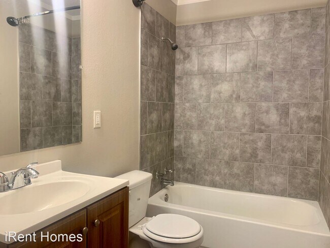 Building Photo - 3 br, 1 bath House - 19798 1st St