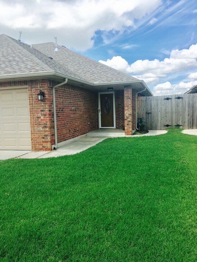 Primary Photo - PVL 025-026 S OKC 15021A/15021B Kyle Drive