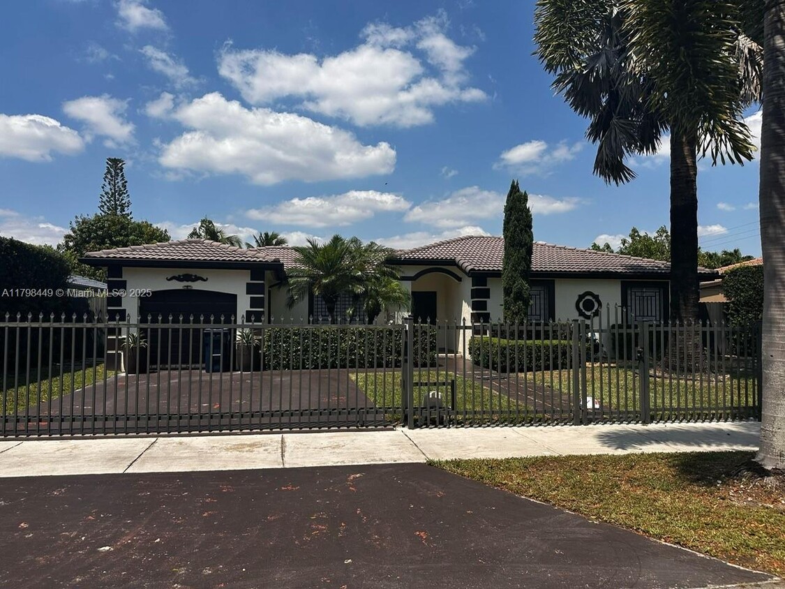 Primary Photo - 12413 SW 220th St