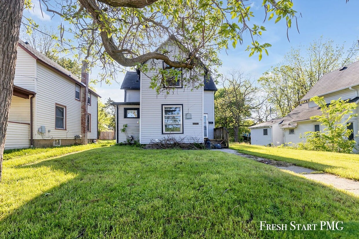 Primary Photo - Comfort, Convenience & Community in Lansing