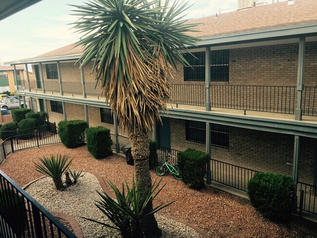 Foto del edificio - 5224 Carousel Dr