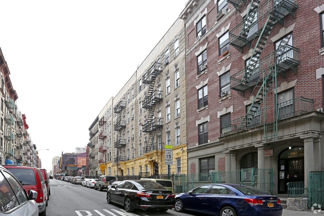 Primary Photo - 556 W 160th St
