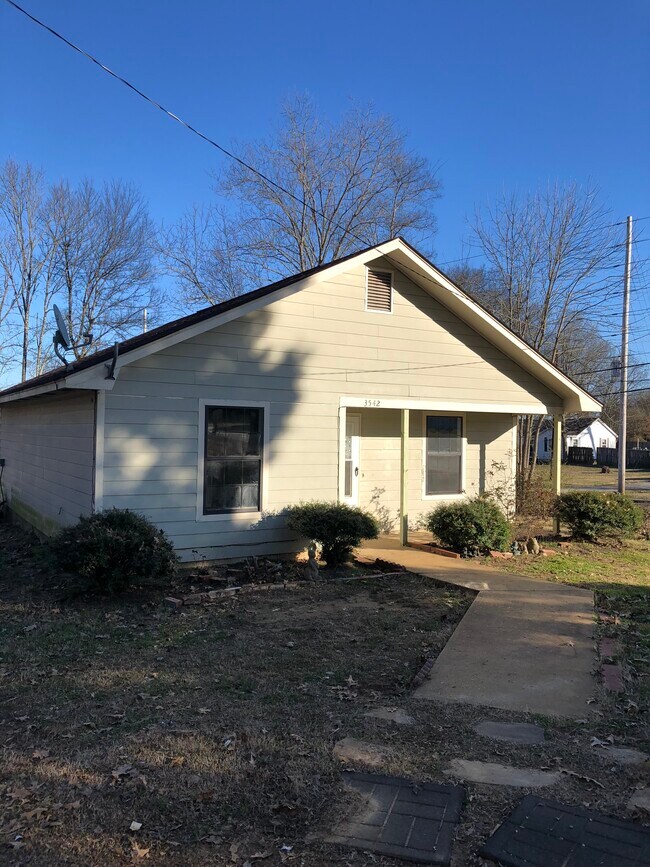 Foto del edificio - 3542 Abby Ln