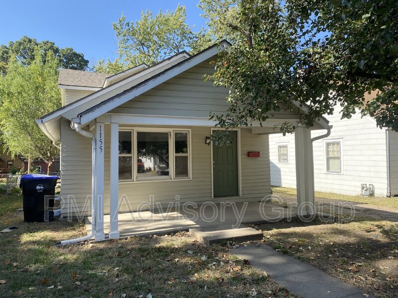 Primary Photo - 1155 SW Medford Ave