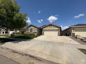Building Photo - 3842 E Evergreen Ave