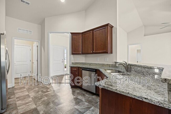 Building Photo - 178 Woodwater Cir