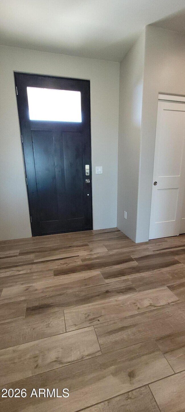 Foto del edificio - 900 W Hermosa Dr