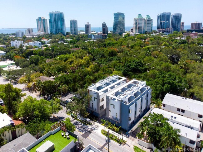 Foto del edificio - 2924 Bird Ave