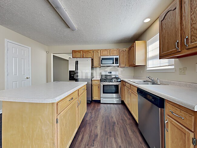 Foto del edificio - 4803 Oakton Way