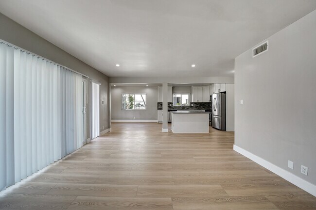 Foto del edificio - 2040 S Sherbourne Dr
