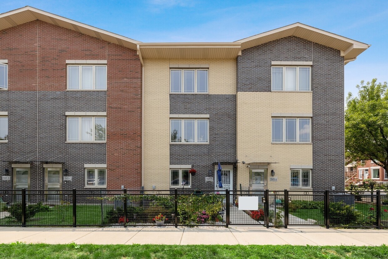 Primary Photo - 3515 S Parnell Ave