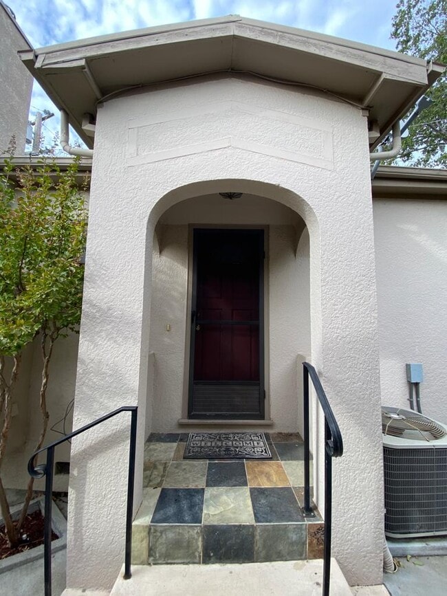 Foto del edificio - 1242 Susana Street