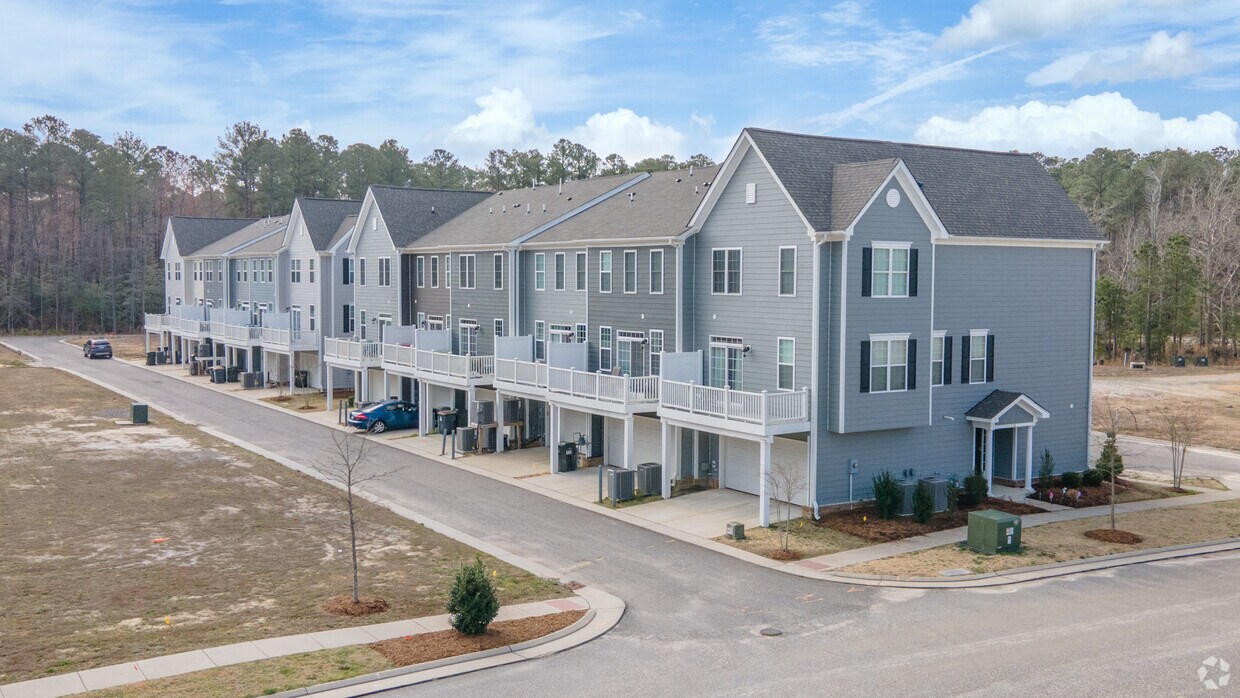 Yorktown Crescent Townhomes Yorktown Yorktown Crescent Townhomes Yorktown