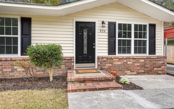 Building Photo - 426 Longleaf Dr