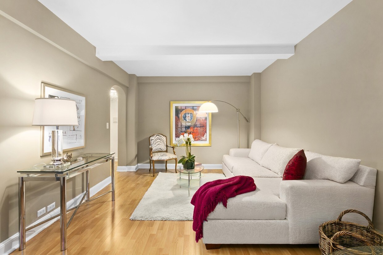 Foto principal - 14040 TENANTS CORP